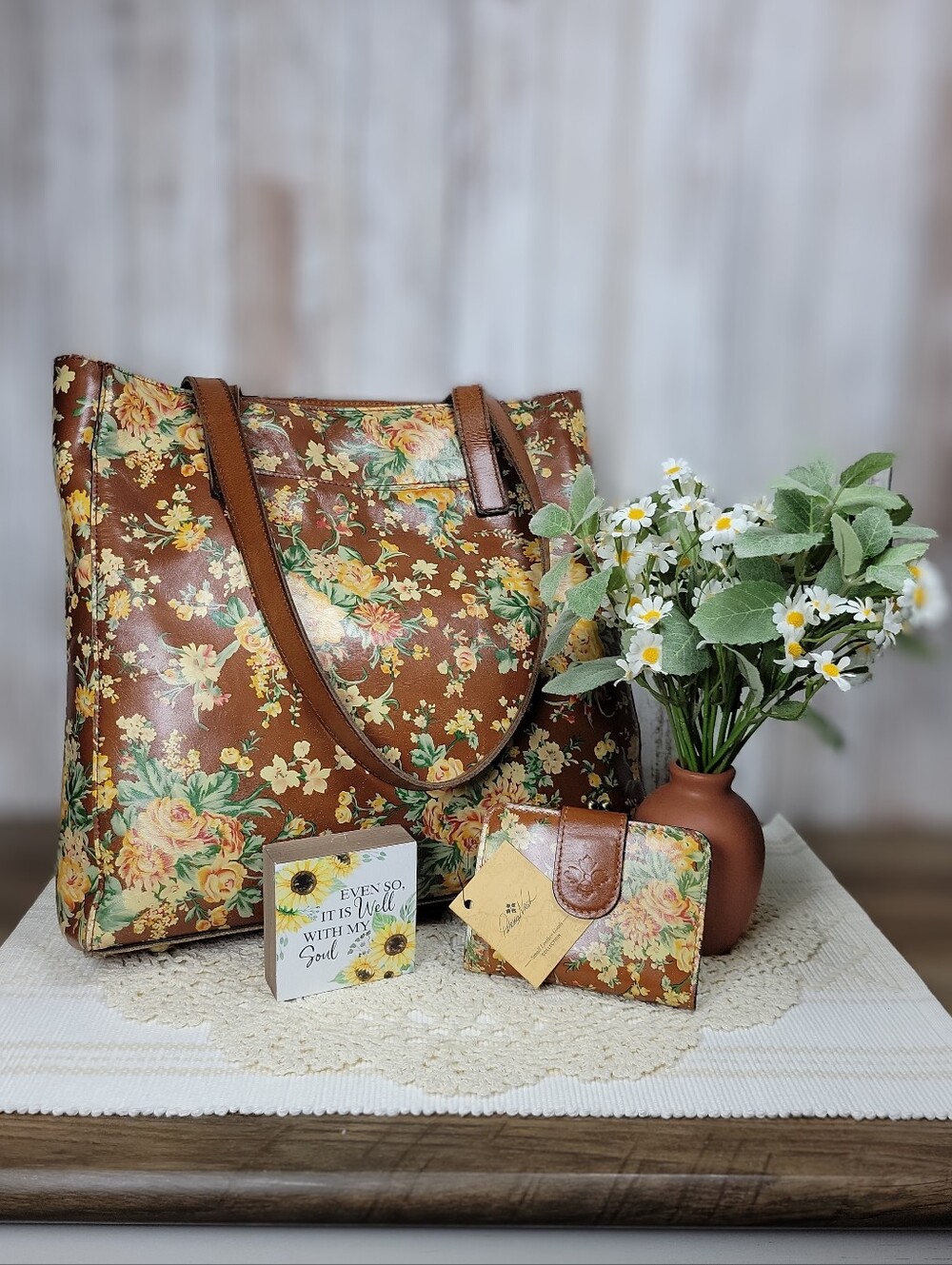 Patricia Nash Tote + NWT Wallet - Picture 1 of 6